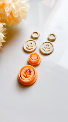 2 Piece Flower Earrings v4