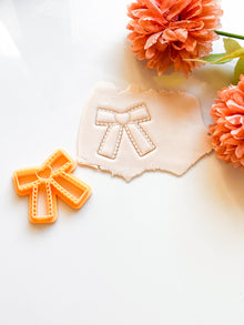 Ruffle Bow Pattern