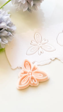 Floral Clay Cutter: Elegant Flower Jewelry Tool