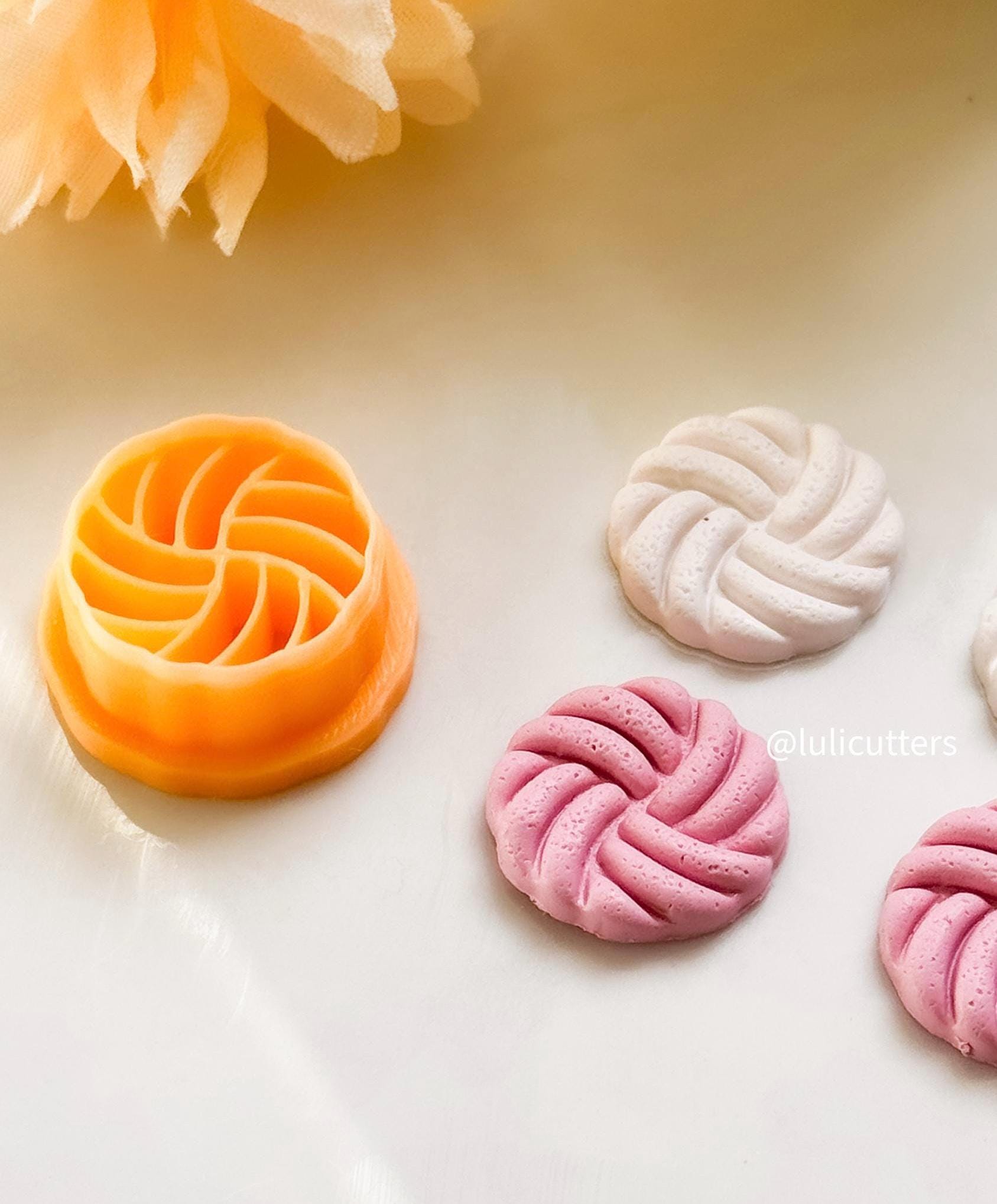 Braided Knot Swirl Clay Cutter: Rope Texture Jewelry Tool
