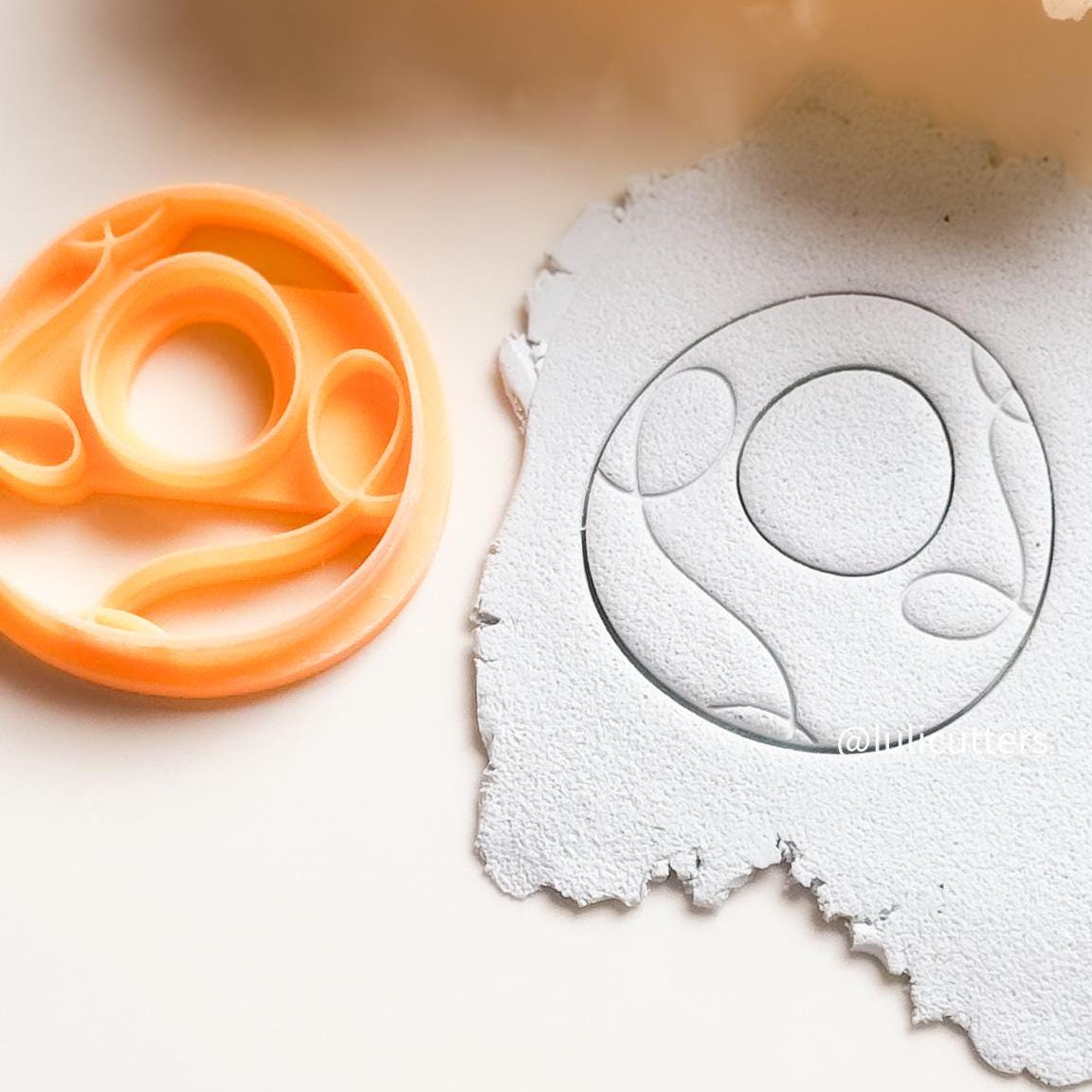 Organic Line Round Clay Cutter: Abstract Hoop Earring Jewelry Tool