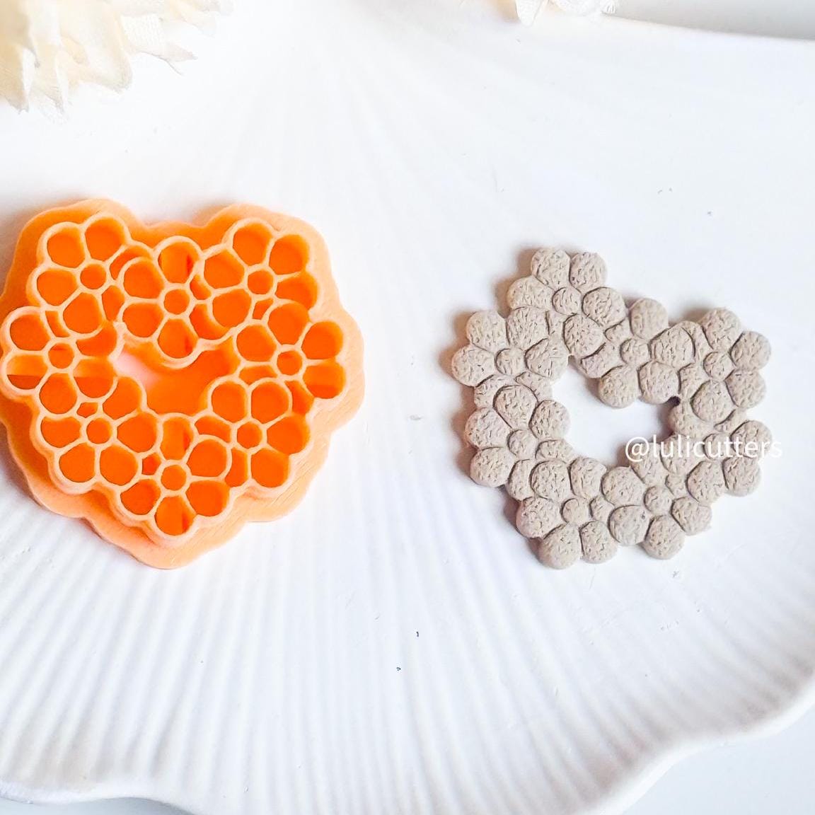 Daisy Heart Clay Cutter: Floral Imprint for Polymer Clay Earrings