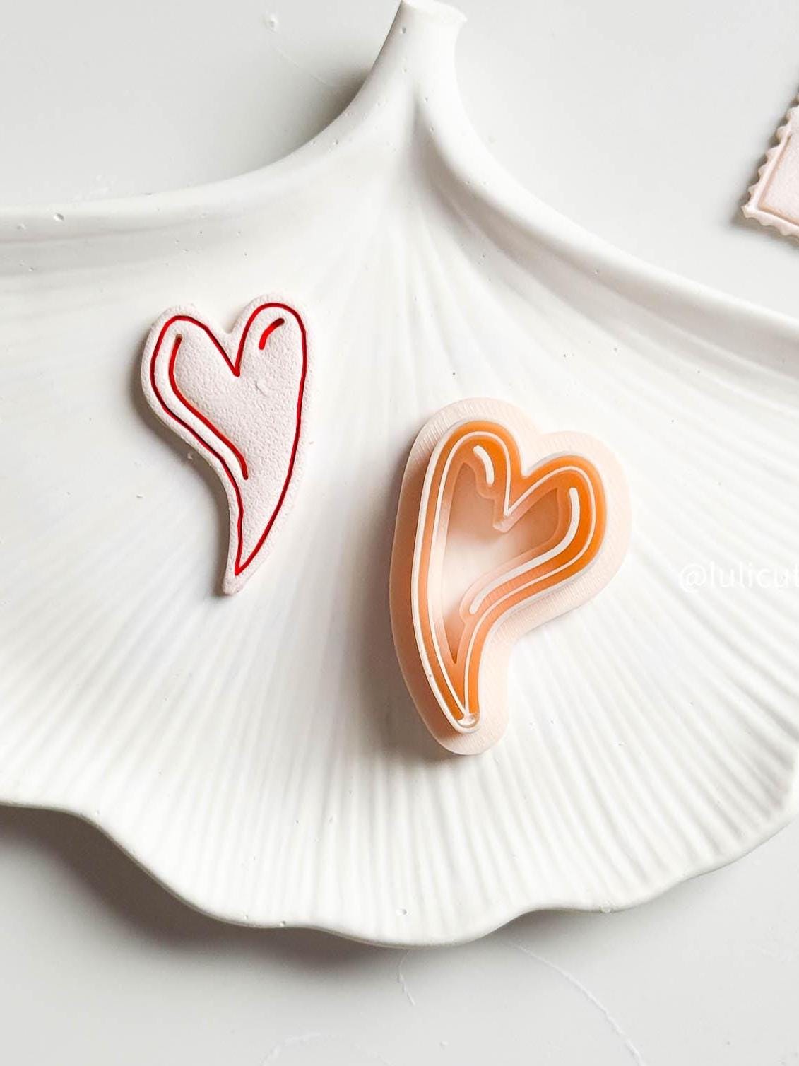 Sketchy Heart Cutter Wavy Hand-Drawn Polymer Clay Cutter with Imprint Lines