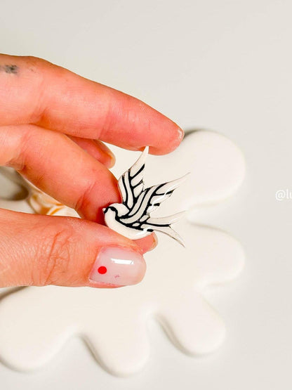 Sparrow Clay Cutter: Flying Bird Imprint, Detailed Wings