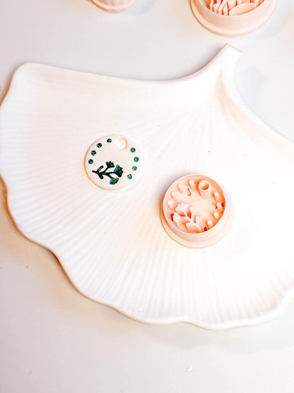 Leaf & Dotted Frame Cutter: Polymer Clay Pendant Tool (25/30/35 mm)