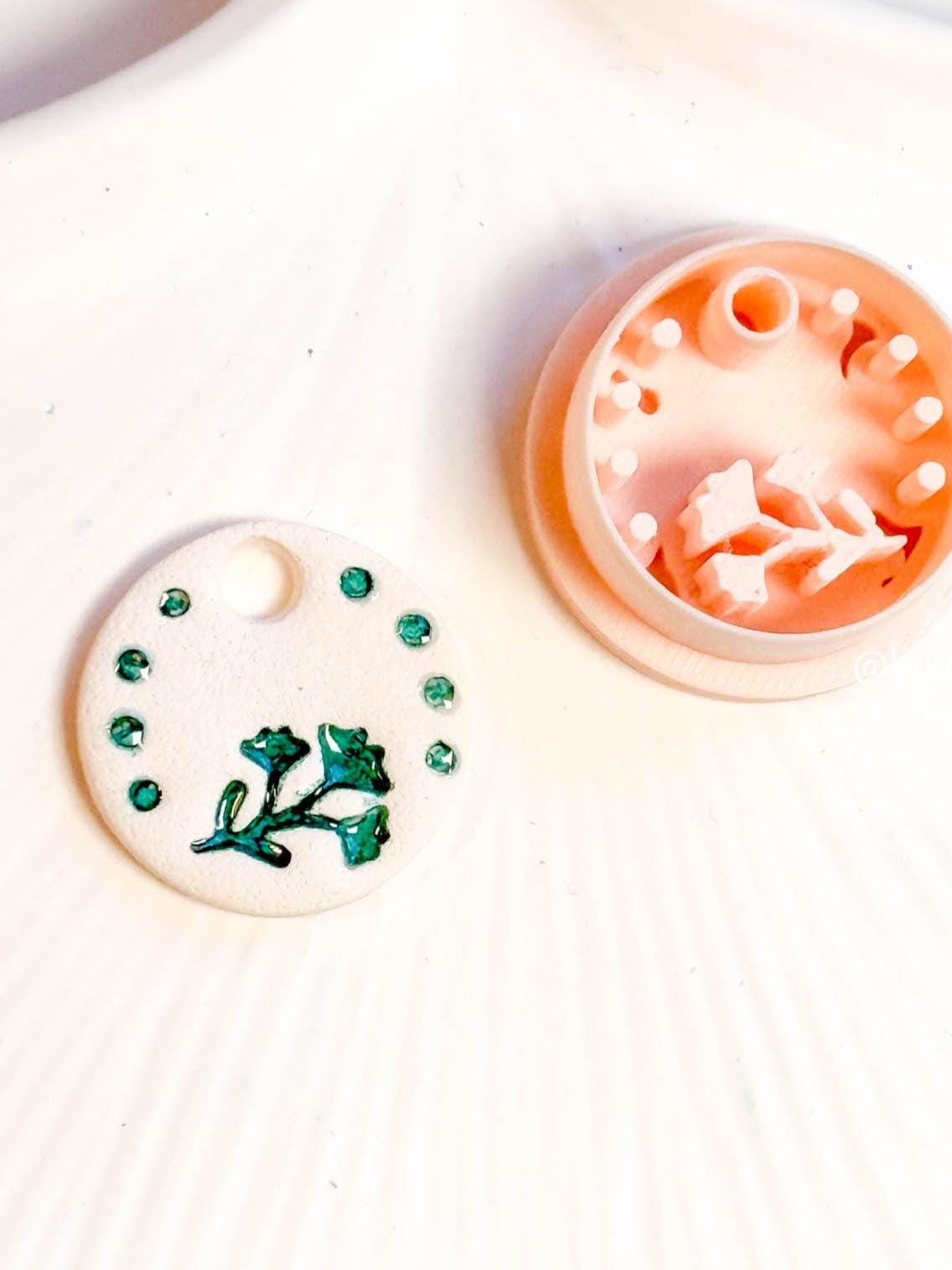 Leaf & Dotted Frame Cutter: Polymer Clay Pendant Tool (25/30/35 mm)