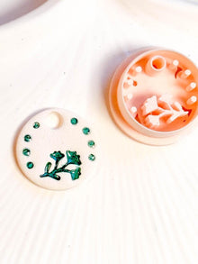 Leaf & Dotted Frame Cutter: Polymer Clay Pendant Tool (25/30/35 mm)