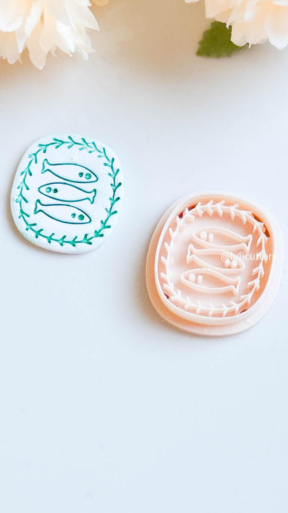 Three Fish in Wreath Clay Cutter Ocean Imprint Design (5 Size Options)
