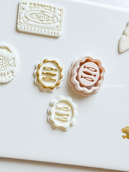 Fish Embossed Clay Cutter Wavy Edge Oval with Crisp Imprint Detail