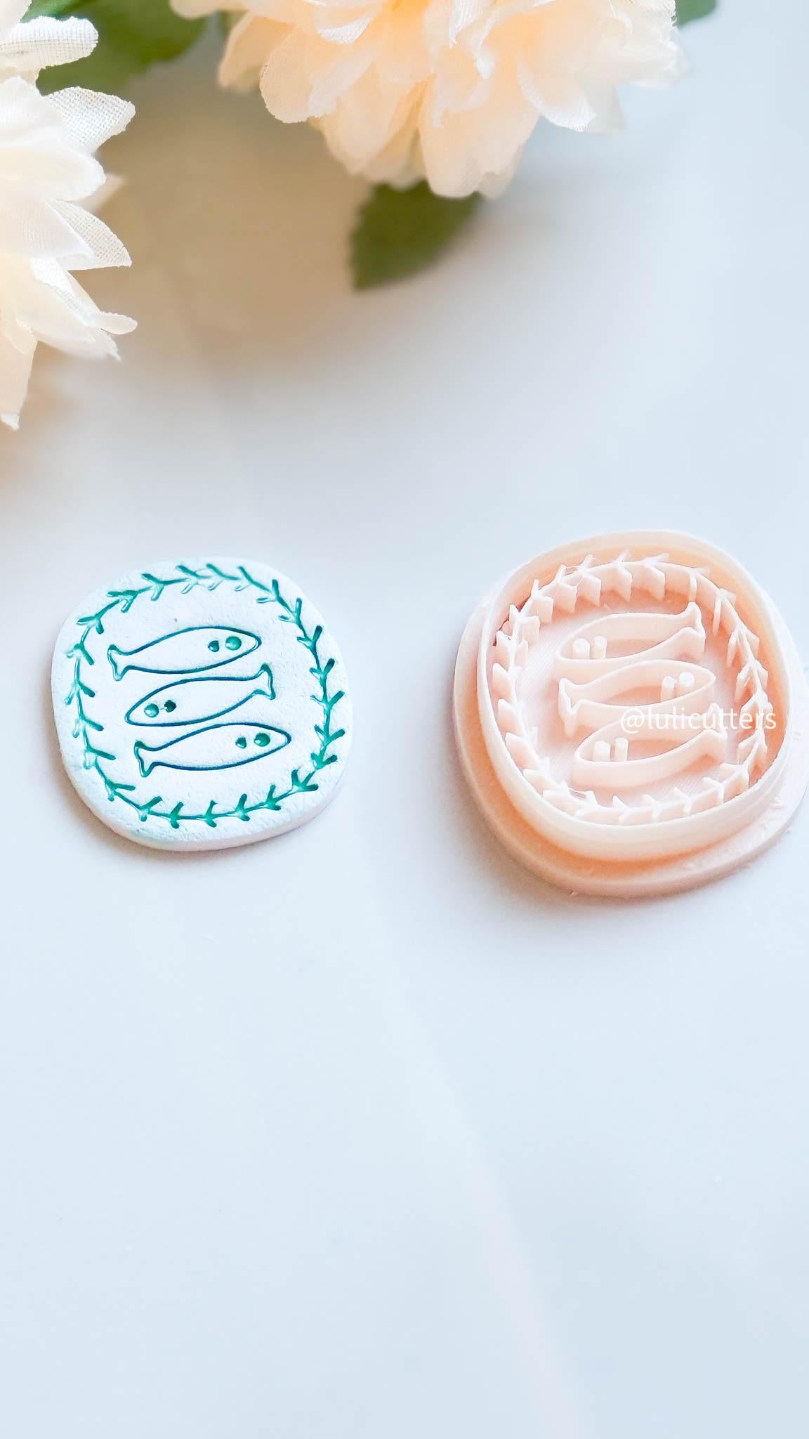 Three Fish in Wreath Clay Cutter Ocean Imprint Design (5 Size Options)