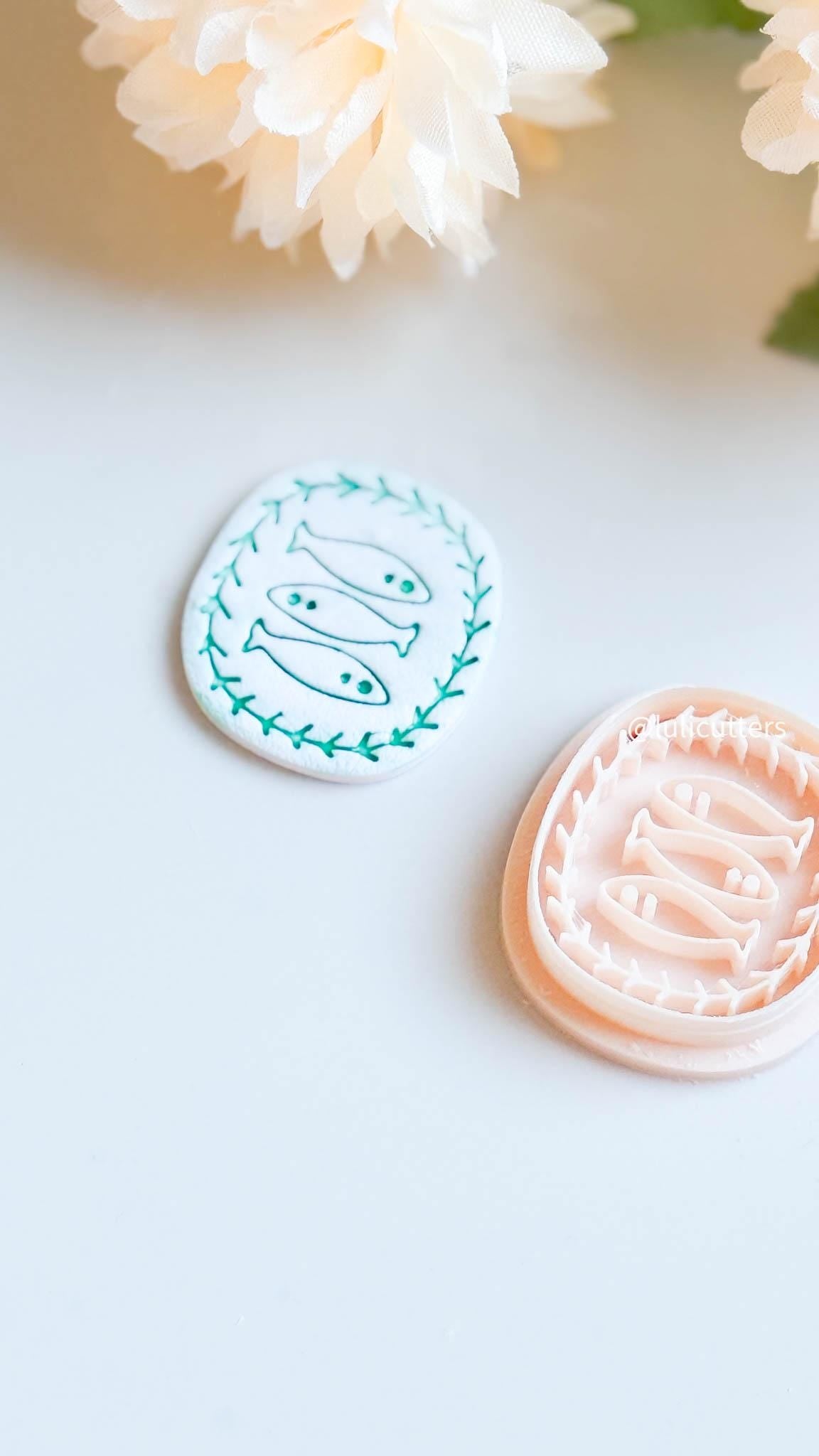 Three Fish in Wreath Clay Cutter Ocean Imprint Design (5 Size Options)