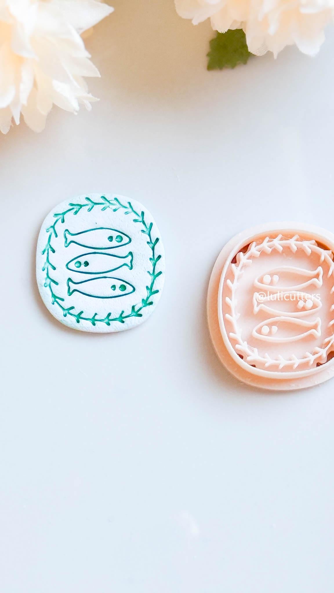 Three Fish in Wreath Clay Cutter Ocean Imprint Design (5 Size Options)