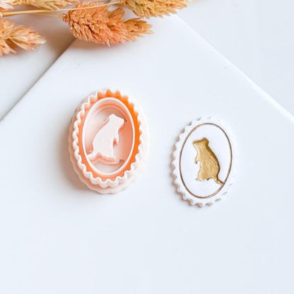 Mouse in Scalloped Oval Frame Cutter: Cottagecore Clay Mold