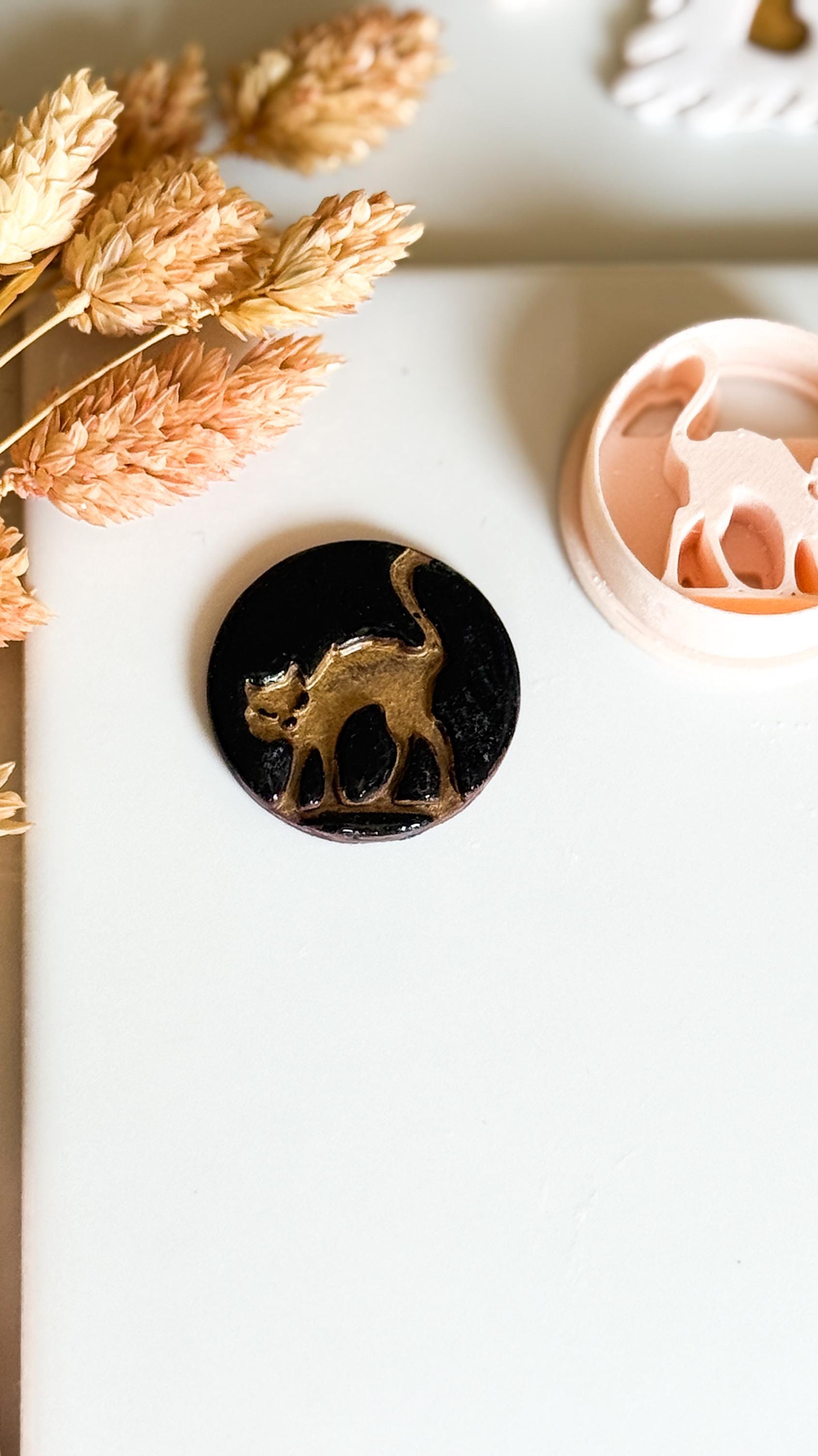 Spooked Black Cat Clay Cutter: Halloween Polymer Clay Mold - Earrings, Charms
