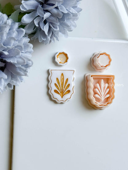 Rustic Frame Clay Cutter Set Includes Ornamental Leaf Base + Scalloped Topper