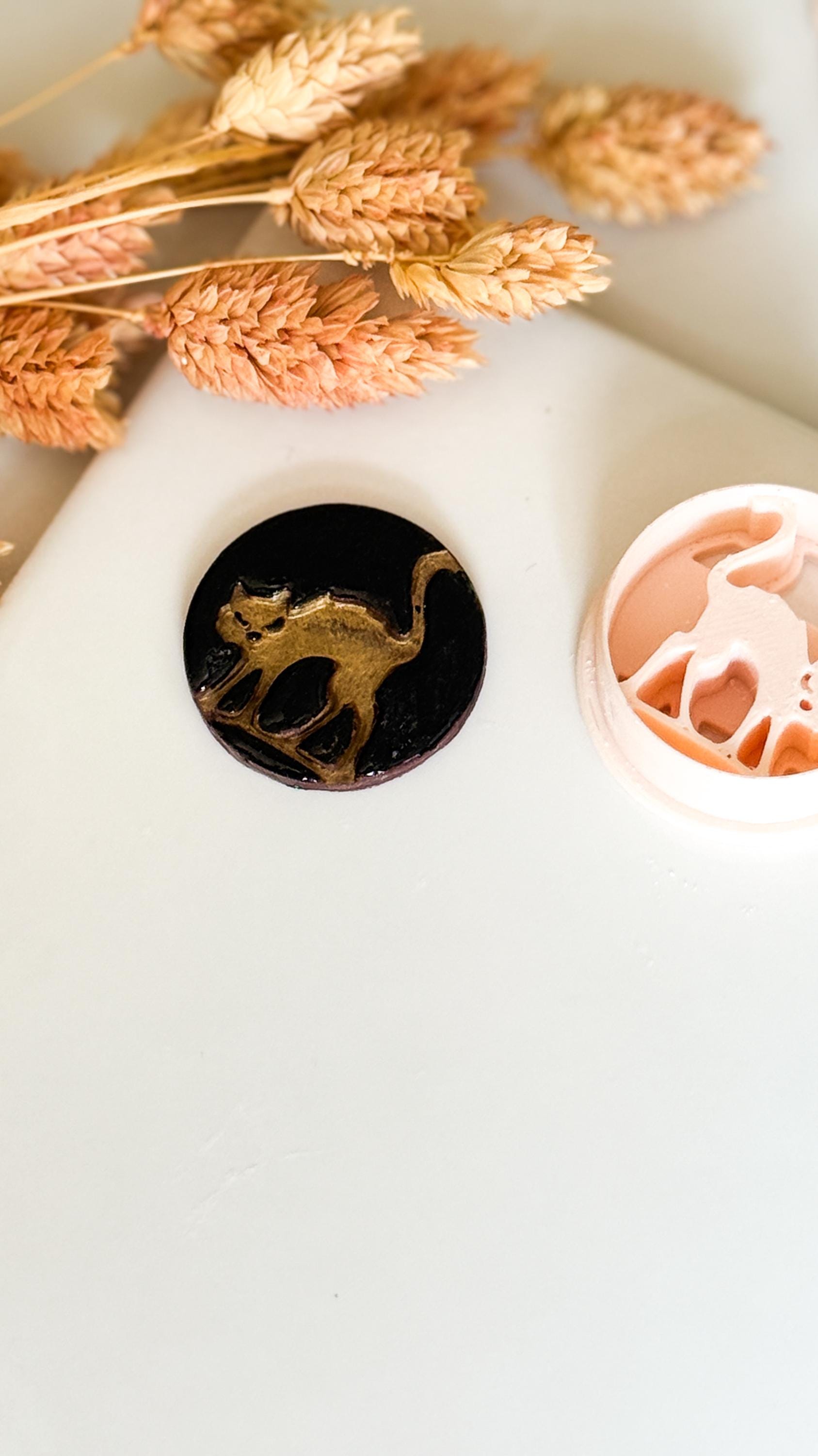Spooked Black Cat Clay Cutter: Halloween Polymer Clay Mold - Earrings, Charms