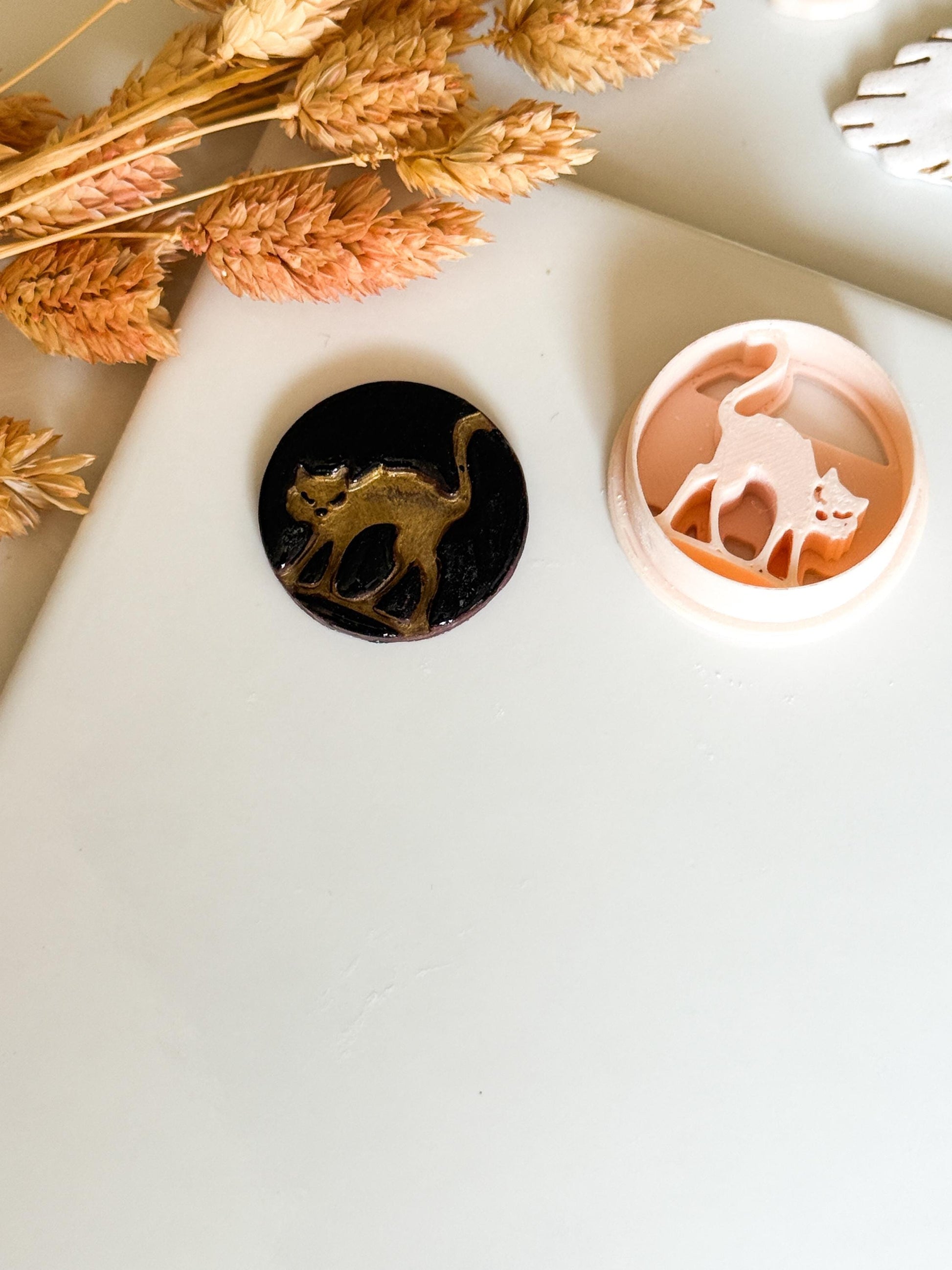 Spooked Black Cat Clay Cutter: Halloween Polymer Clay Mold - Earrings, Charms