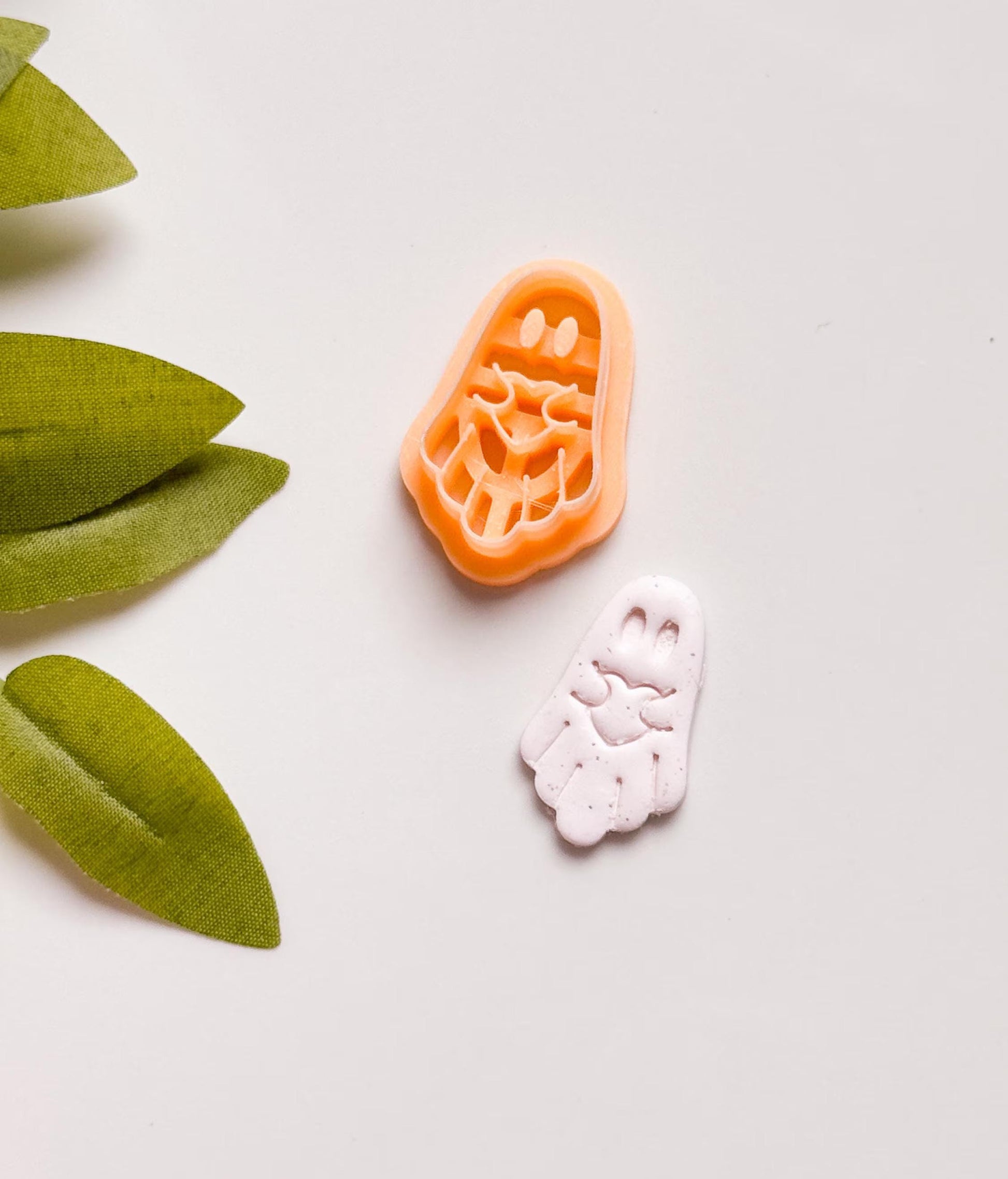 Heart Holding Ghost Polymer Clay Cutter - Halloween Earring Jewelry Tool