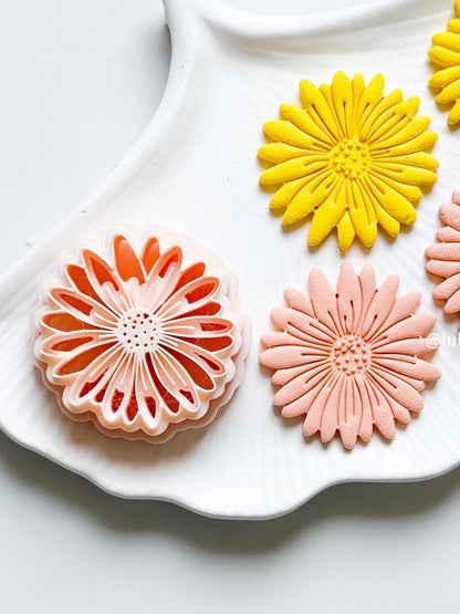 Daisy Clay Cutter: Floral Embossed Stamp for Polymer Clay Earrings (42mm)
