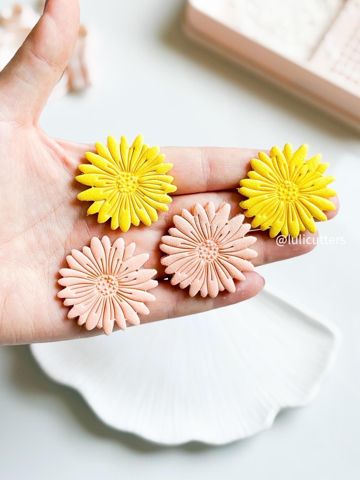 Daisy Clay Cutter: Floral Embossed Stamp for Polymer Clay Earrings (42mm)