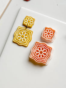 Floral Tile Square Clay Cutter Set with Daisy Pattern - Majolica Collection
