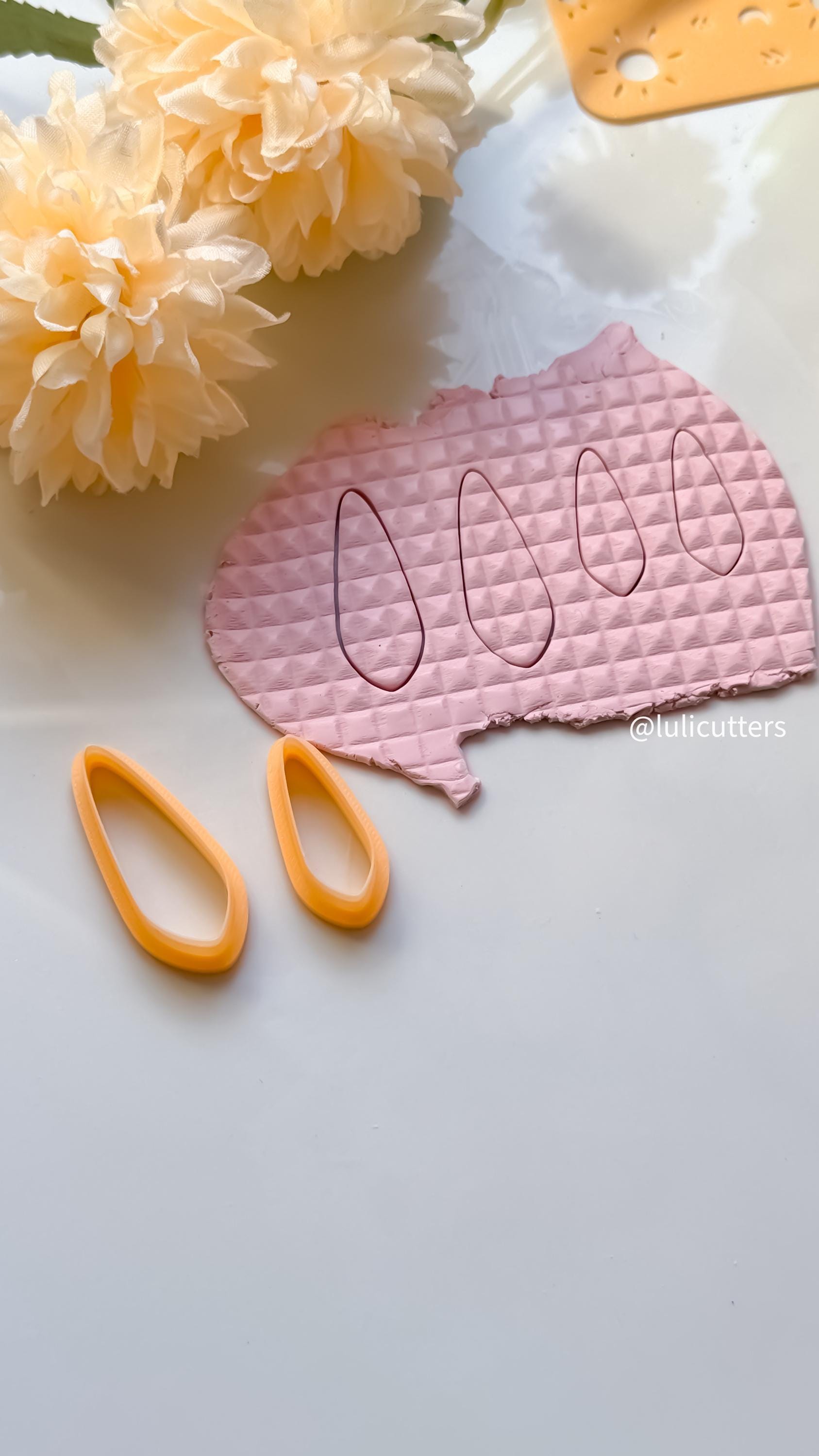 Pyramid Texture Roller: Diamond Grid Geometric Clay Tool