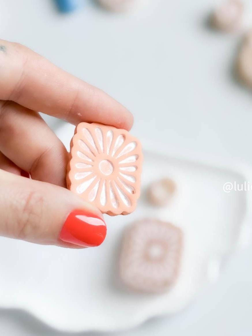 Scalloped Daisy Burst Polymer Clay Cutter Set Floral Square with Matching Center Circle