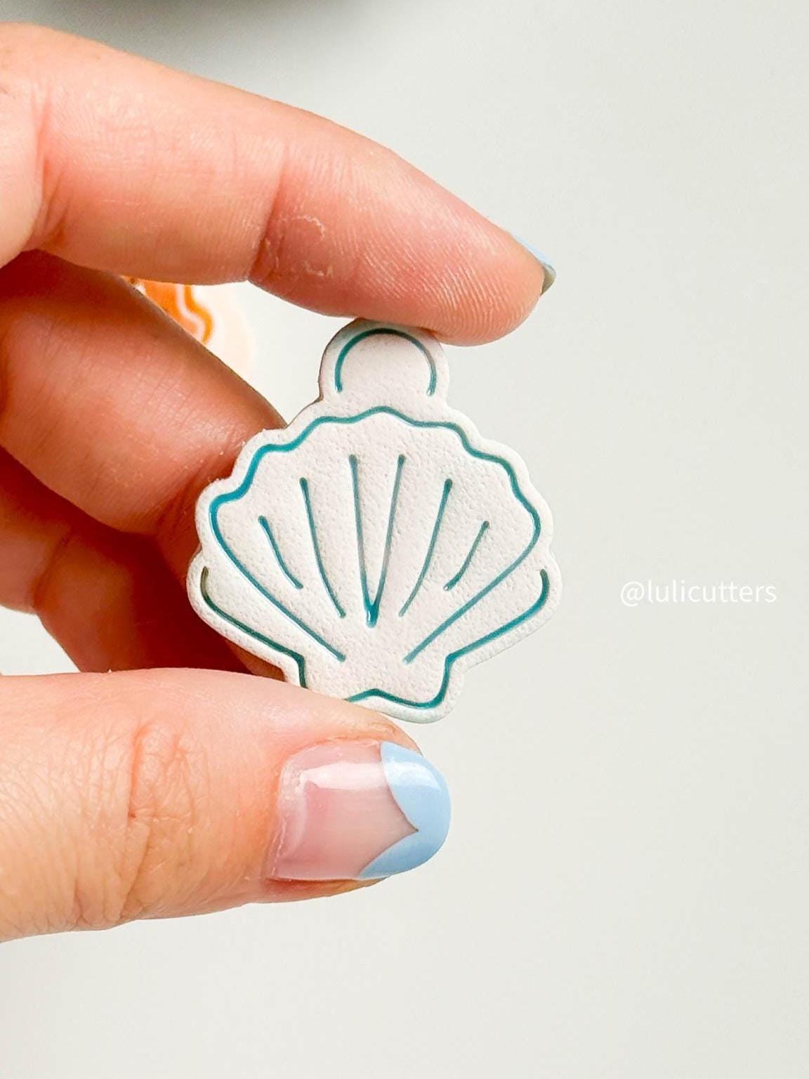 Scallop Shell Clay Cutter with Debossed Lines -with pearl detail 35 mm