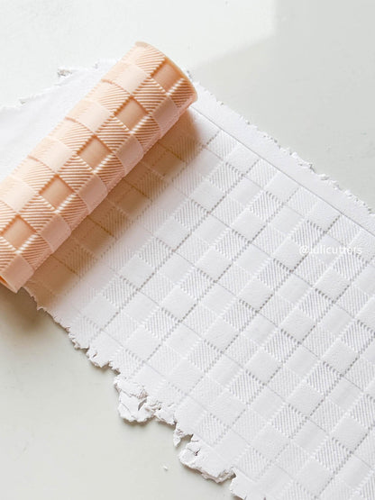 Woven Checkerboard Clay Texture Roller 8 cm Roller with Detailed Diagonal Line Pattern