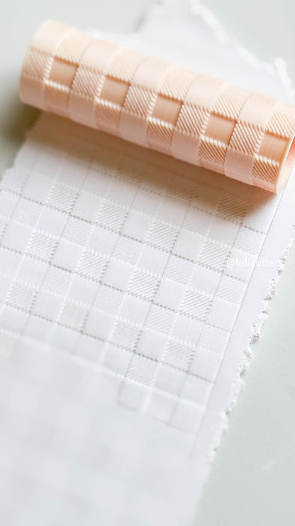 Woven Checkerboard Clay Texture Roller 8 cm Roller with Detailed Diagonal Line Pattern