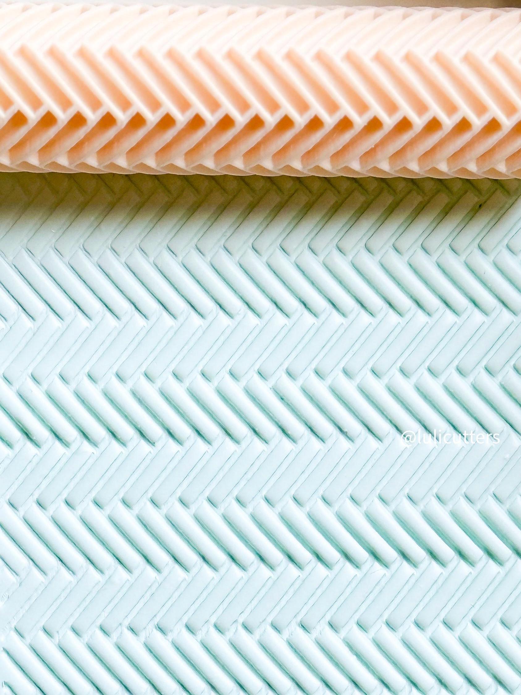 Herringbone Texture Roller: Geometric Embossing Tool for Polymer Clay