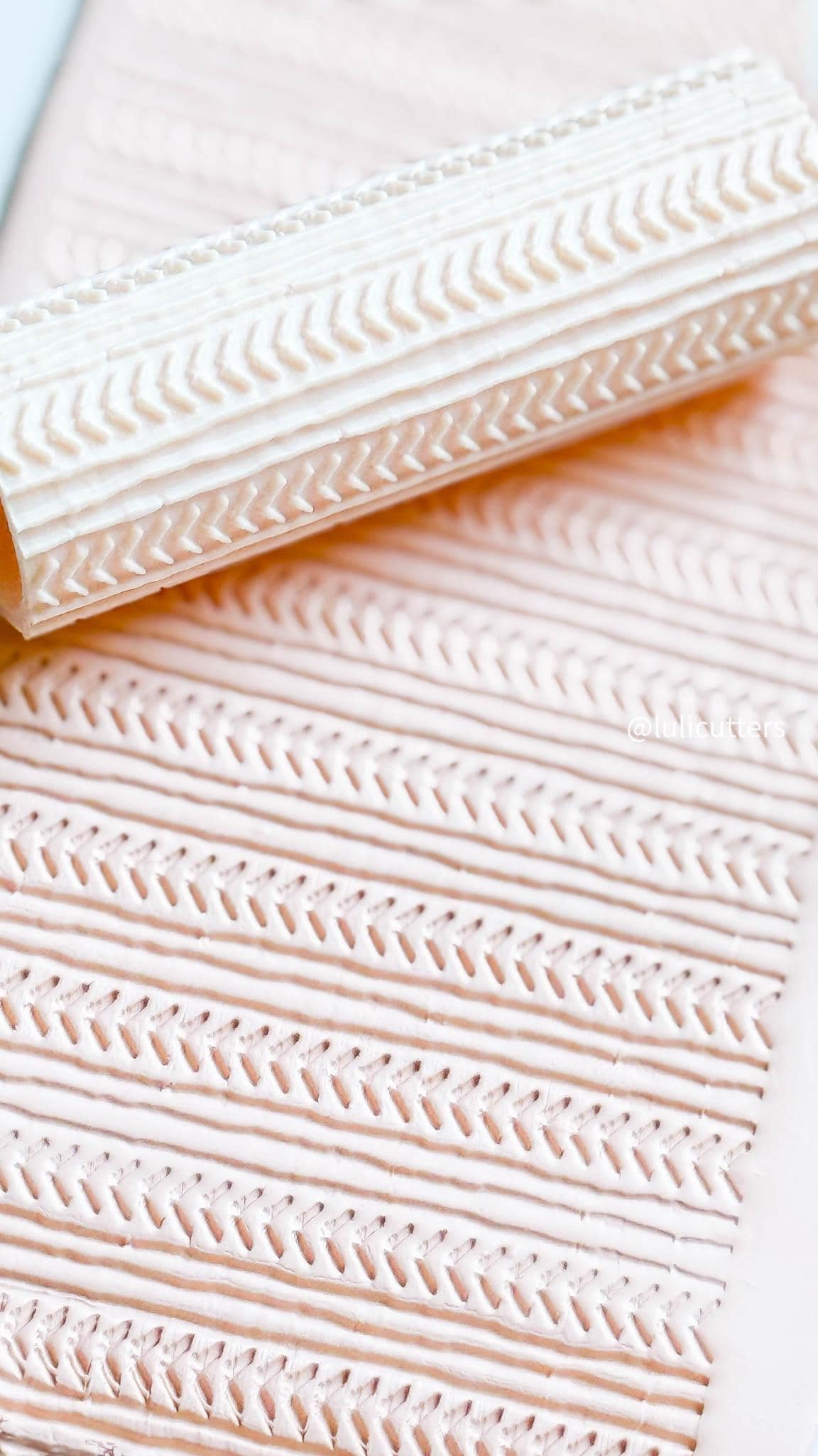 Herringbone Texture Roller Hand-Drawn Look Embossing Tool for Polymer Clay