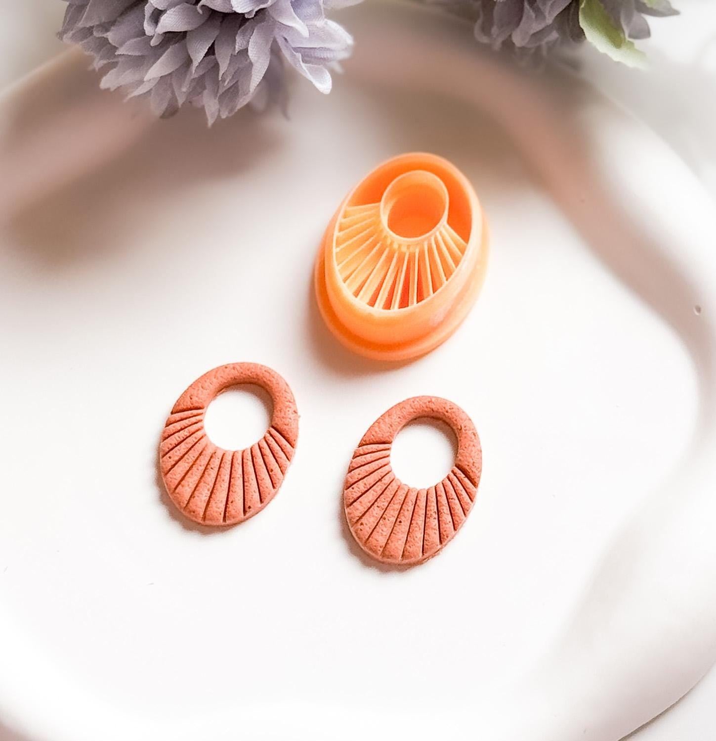 Lined Oval Hoop Polymer Clay Earring Cutter: Fan Texture Tool