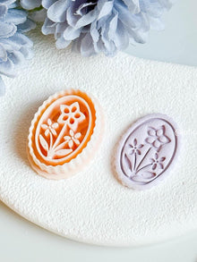 Scalloped Floral Oval Earring Cutter 35 mm Botanical Design with Debossed Details