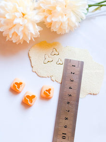 Micro 3-Petal Flower Clay Cutter Set: Mini Floral Stud & Charm Tool