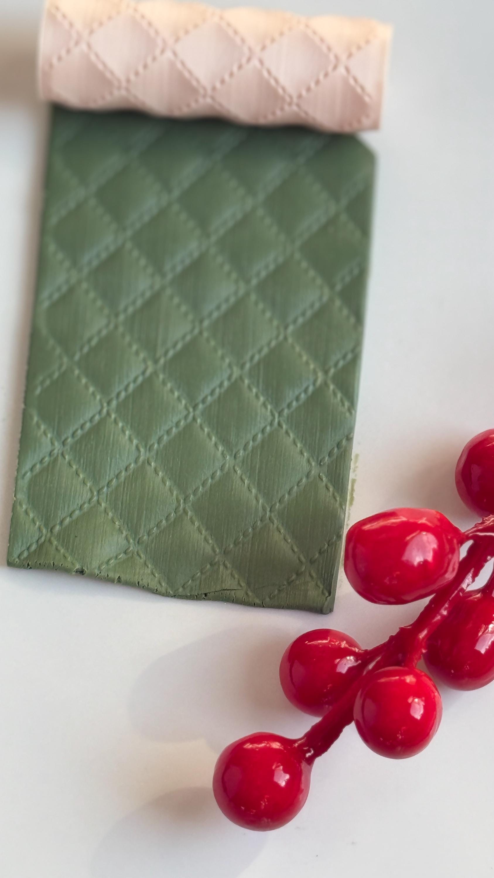 Quilted Diamond Emboss Roller for Polymer Clay – Stitch Texture Rolling Pin