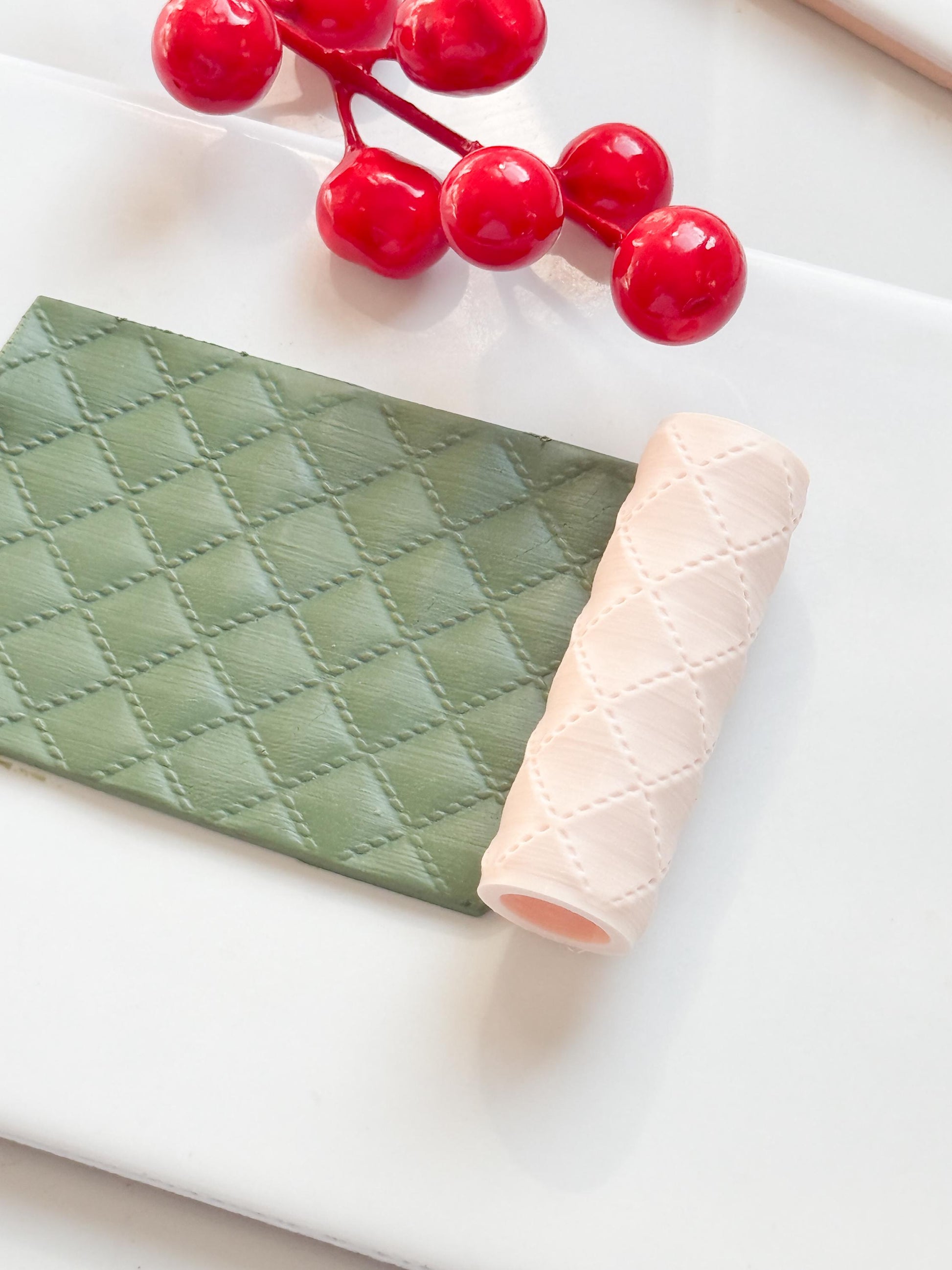 Quilted Diamond Emboss Roller for Polymer Clay – Stitch Texture Rolling Pin