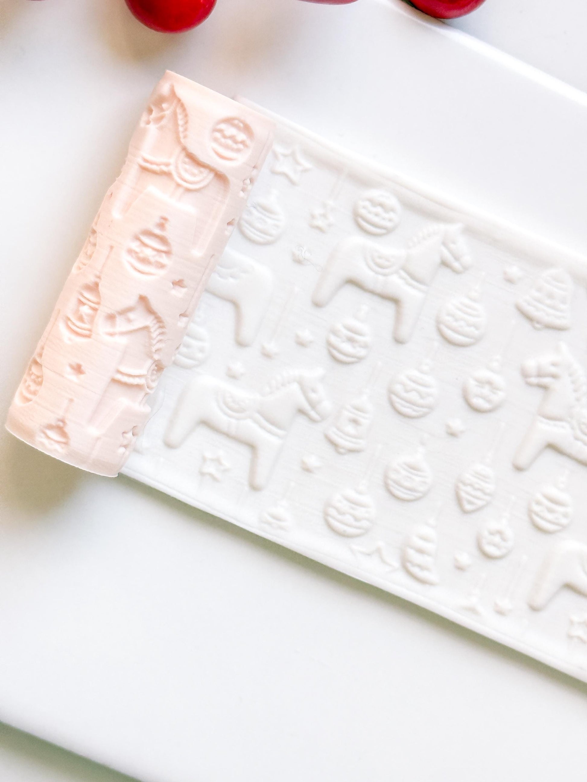 Dala Horse Emboss Roller for Polymer Clay – Scandinavian Christmas Texture Rolling Pin