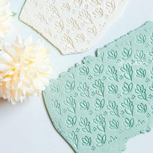 Floral Texture Roller: Embossed Flower Pattern Polymer Clay Tool
