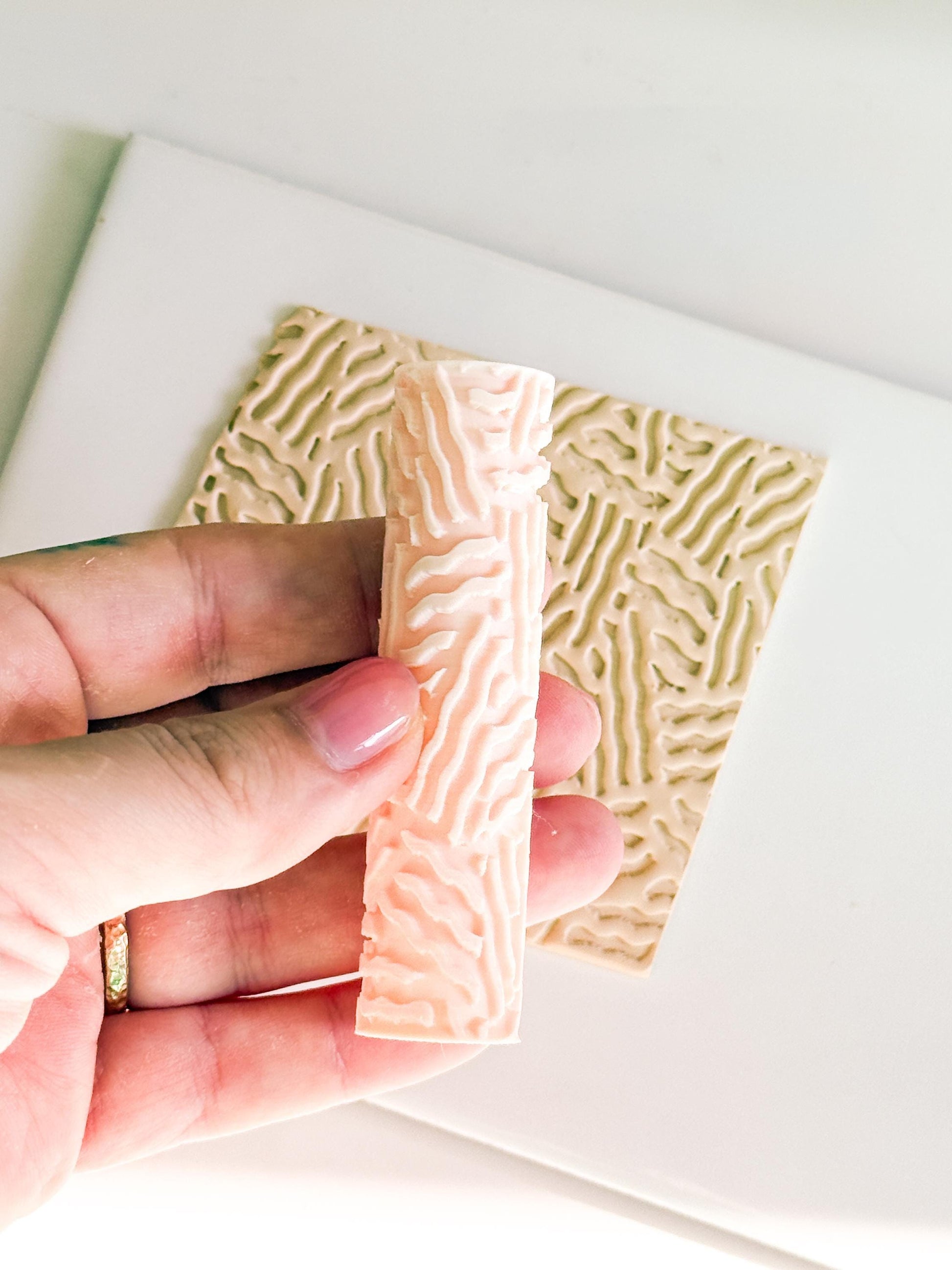 Organic Wavy Line Texture Roller Embossing Tool for Polymer Clay Jewelry and Crafts