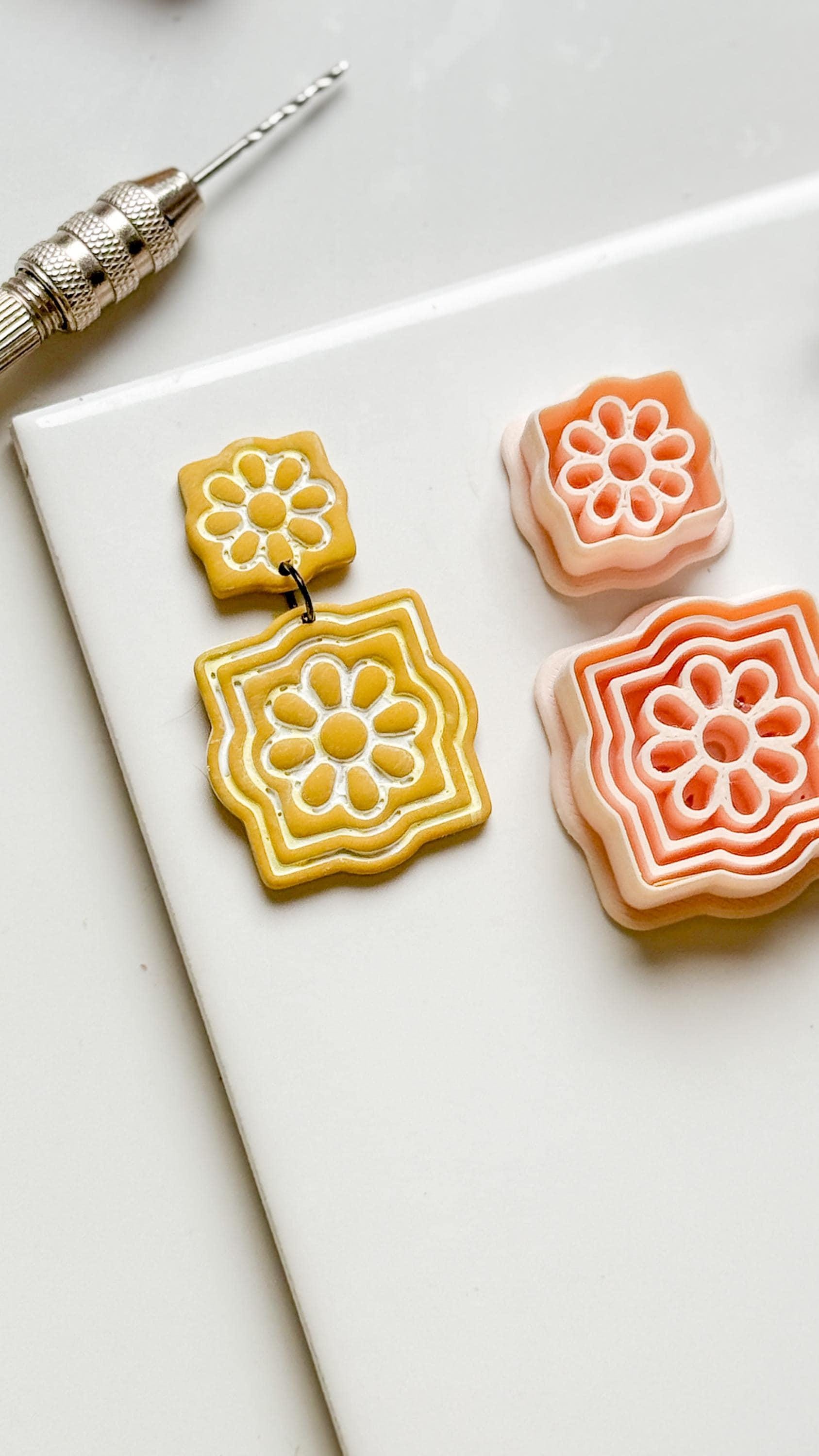 Floral Tile Square Clay Cutter Set with Daisy Pattern - Majolica Collection