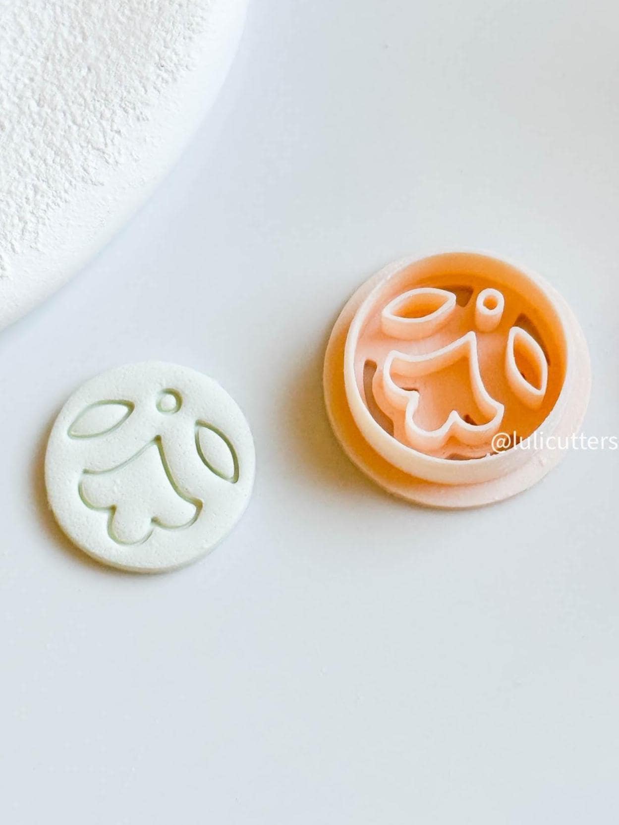 Mini Floral Circle Clay Cutter 25mm with Folk-Inspired Imprint Design