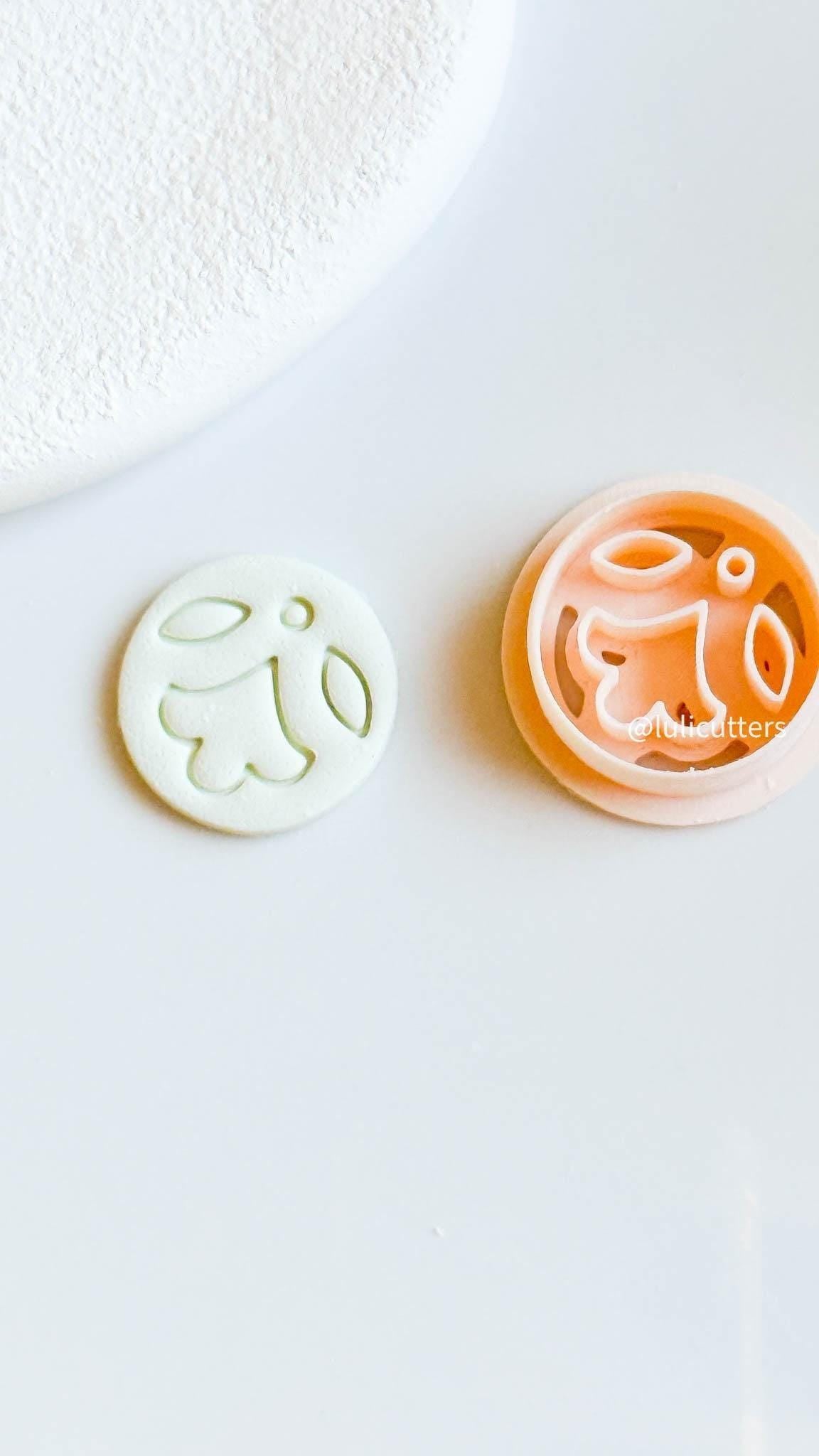 Mini Floral Circle Clay Cutter 25mm with Folk-Inspired Imprint Design