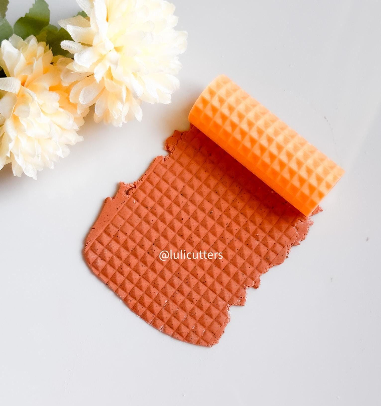 Pyramid Texture Roller: Diamond Grid Geometric Clay Tool