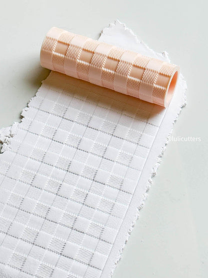 Woven Checkerboard Clay Texture Roller 8 cm Roller with Detailed Diagonal Line Pattern