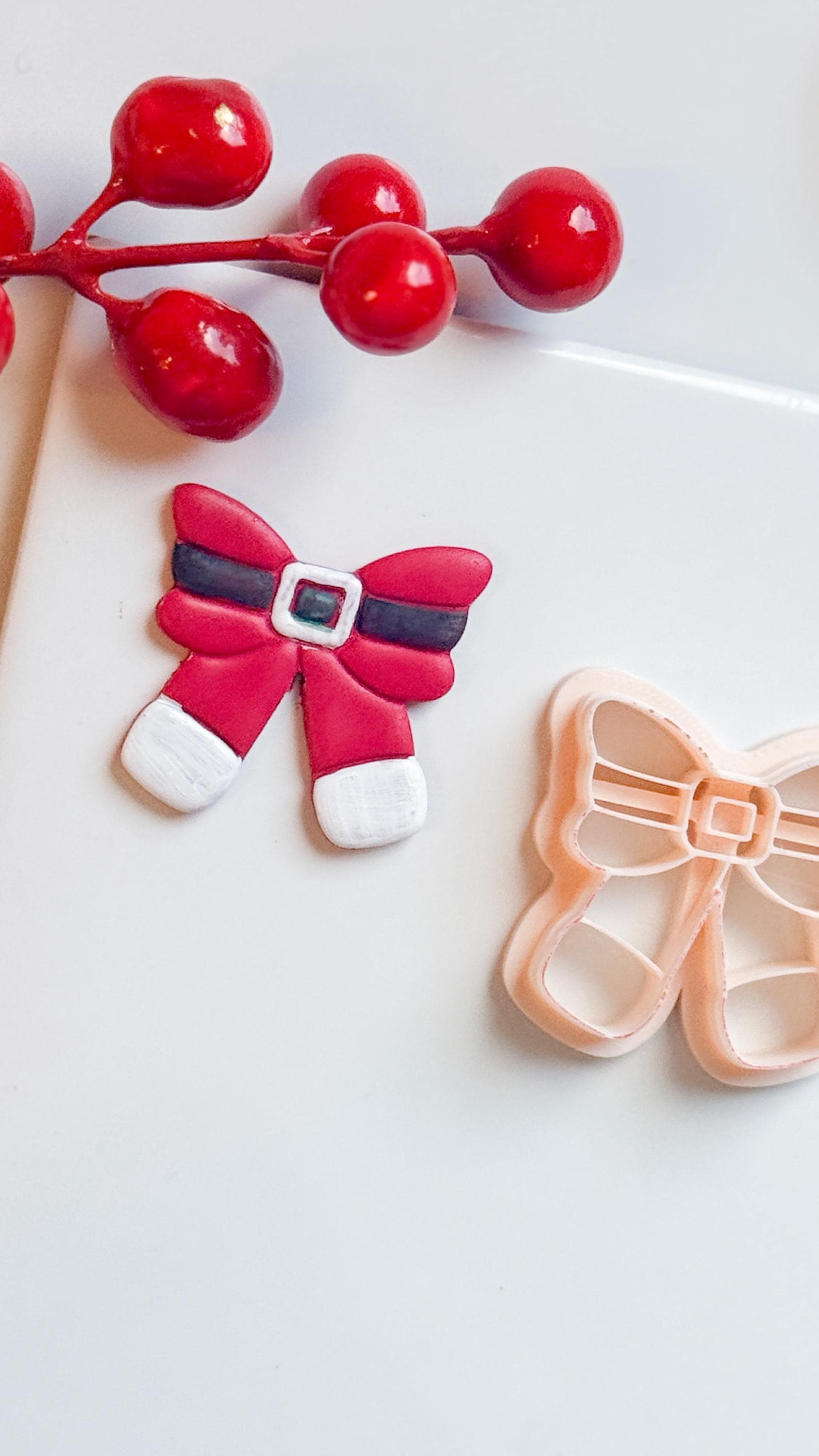 Santa Belt Bow Clay Cutter – Christmas Polymer Clay Tool for Festive Earrings & Charms