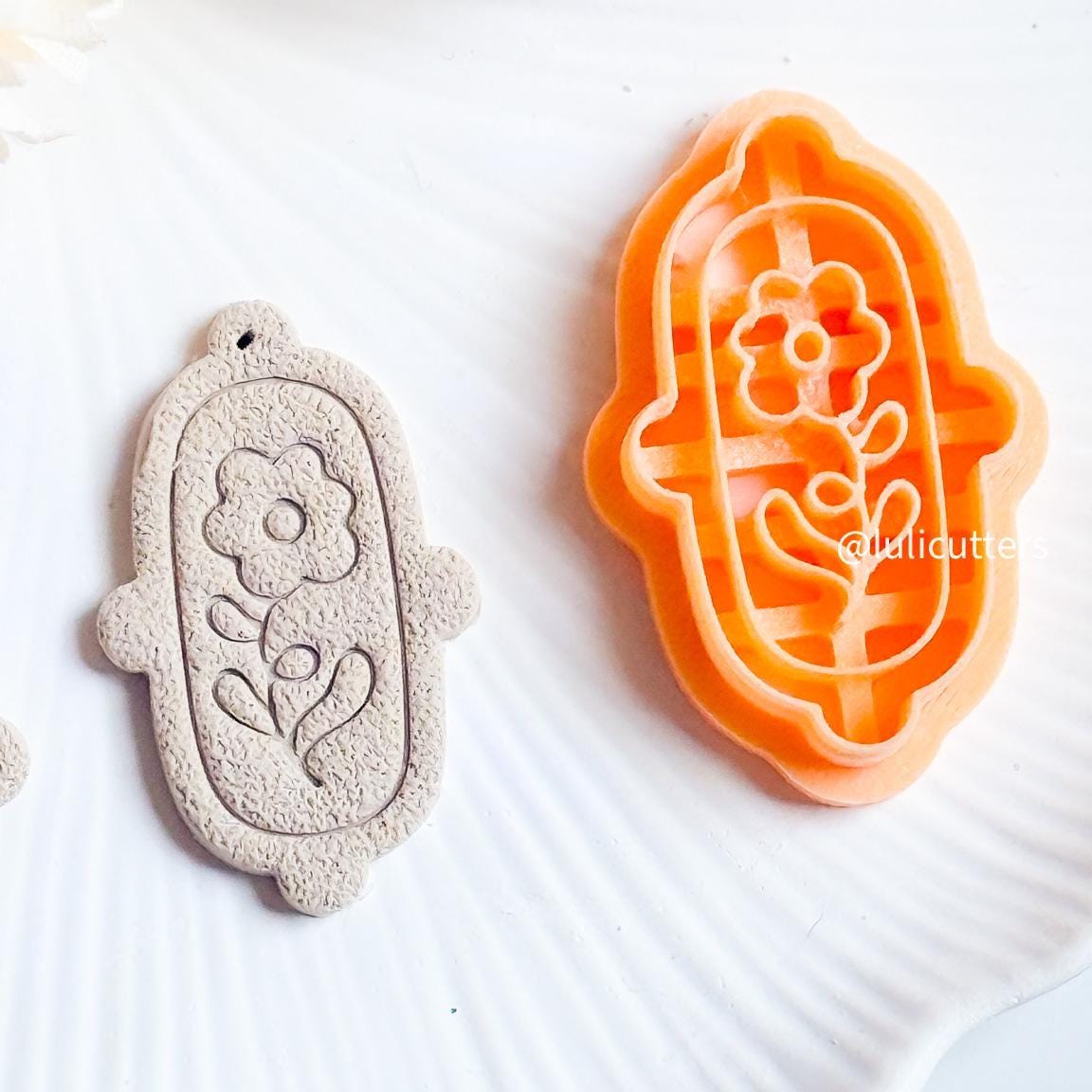 Floral Arch Polymer Clay Cutter: Vintage Daisy Imprint Earring Design