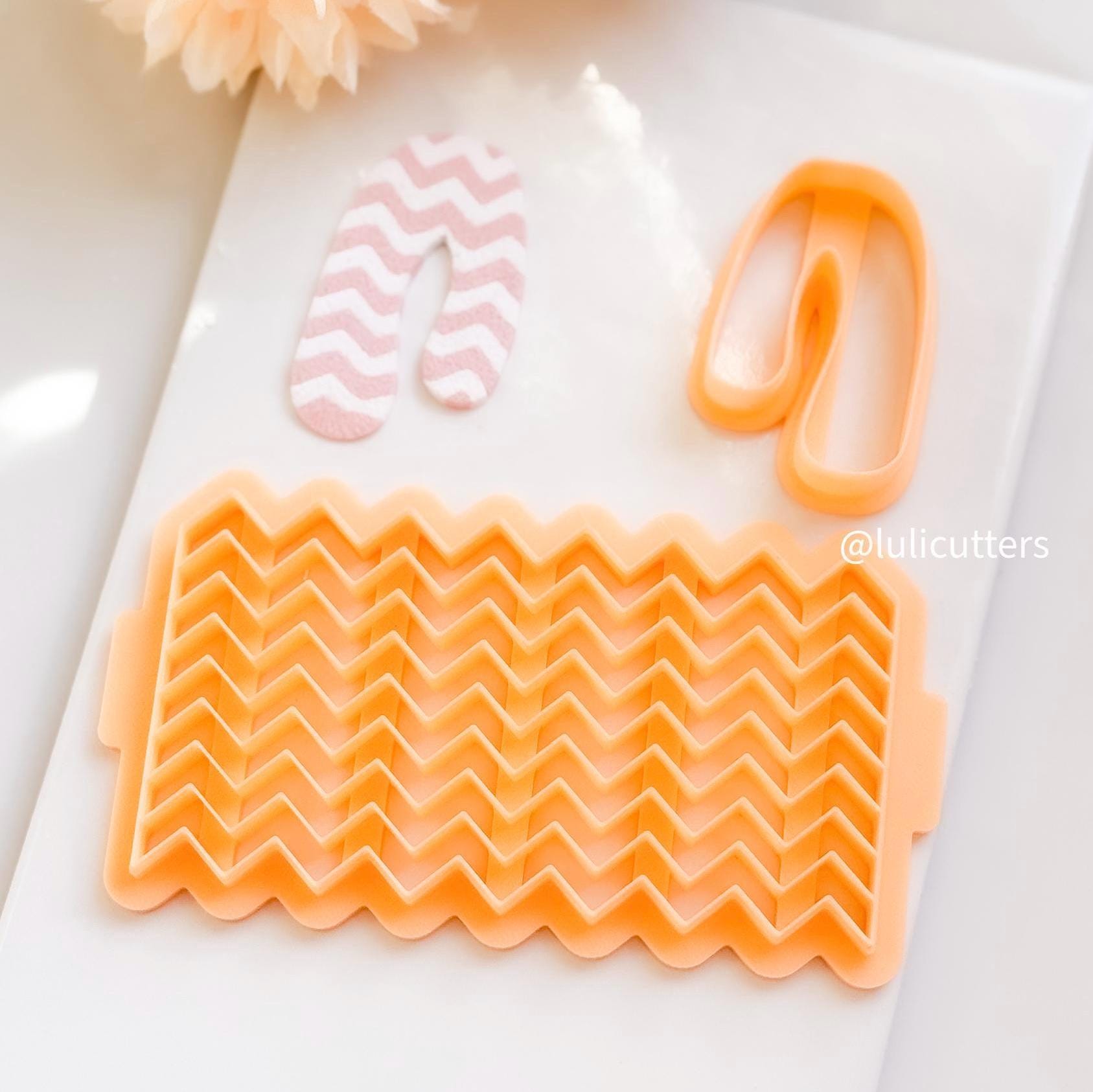 Zig Zag Clay Cutter: Wavy Edge for Polymer Clay Jewelry