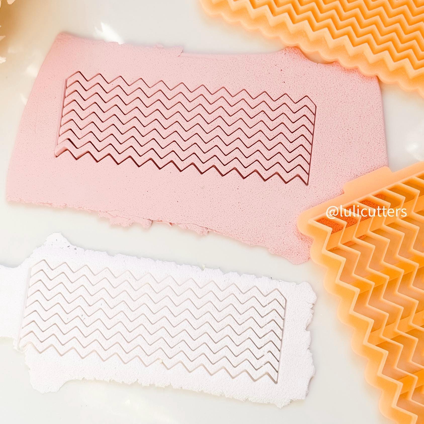 Zig Zag Clay Cutter: Wavy Edge for Polymer Clay Jewelry