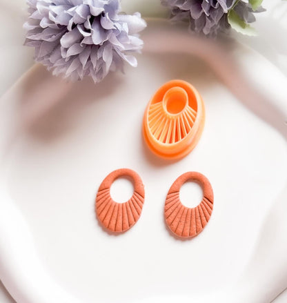 Lined Oval Hoop Polymer Clay Earring Cutter: Fan Texture Tool